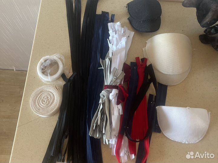 Молнии и что-то для шитья