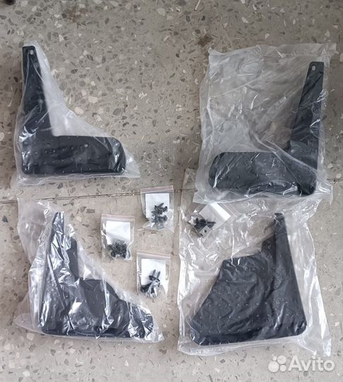 Брызговики на Toyota Camry v75