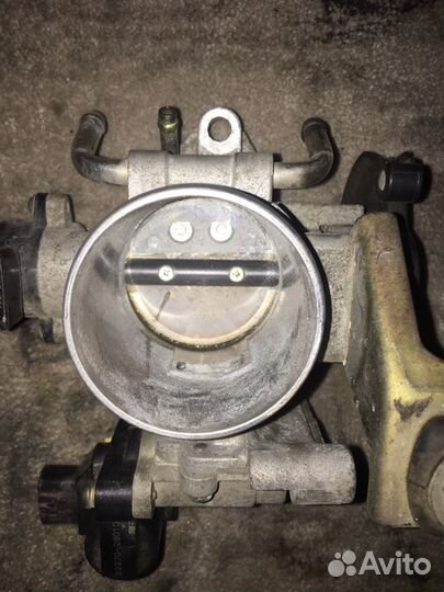 Дроссельная заслонка Toyota 2AZ-FE