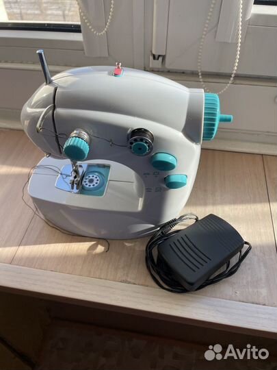 Швейная машинка Квик Стичер