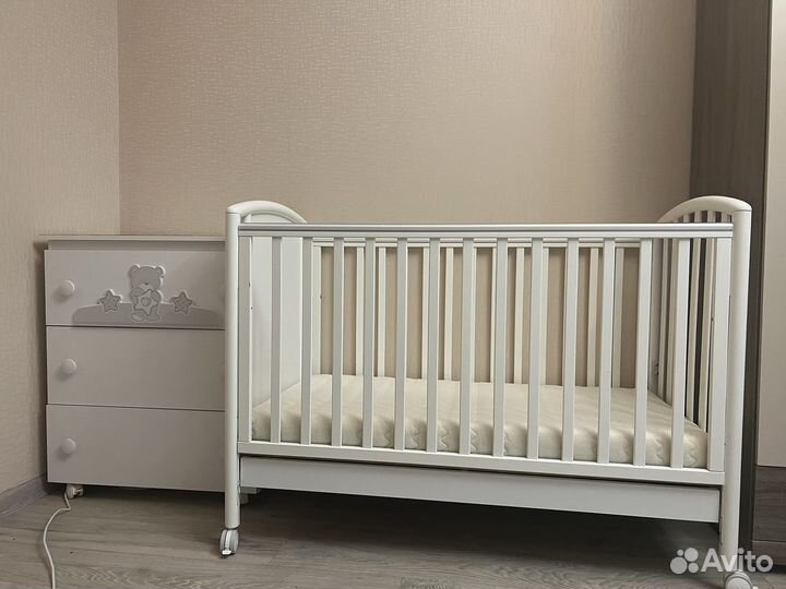 Детская кроватка и комод Pali