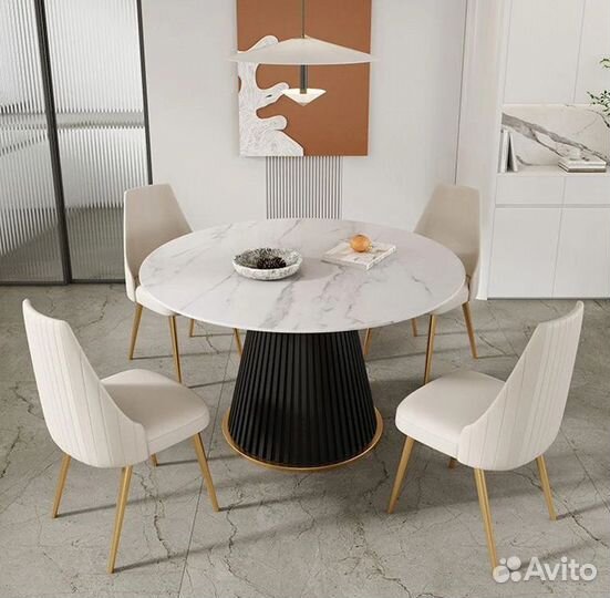 Кухонный стол и стулья