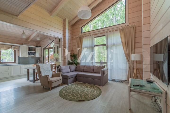 Дом 180 м² на участке 12,6 сот.