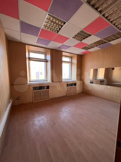 Здание, 968 м²