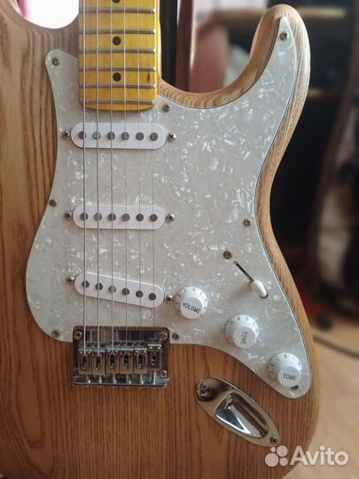 Электрогитара типа Fender Stratocaster