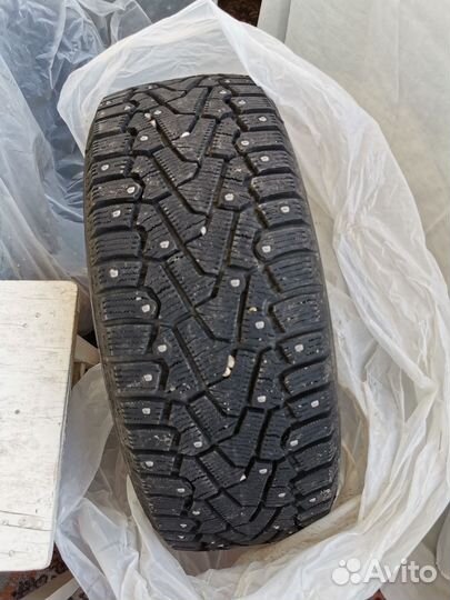 Pirelli Winter Ice Zero 215/50 R17