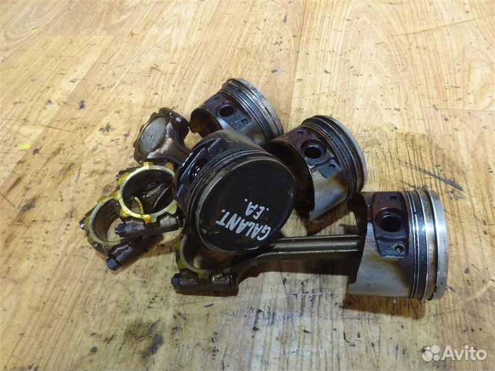 Поршень с шатуном Mitsubishi Galant (EA) 1997-2003