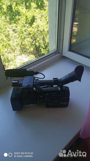 Профессиональная видеокамера sony HVR-Z7 E