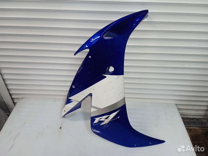 Yamaha R1 2004-2006. Пластик боковой правый