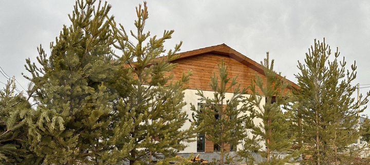 Дом 167 м² на участке 6,7 сот.