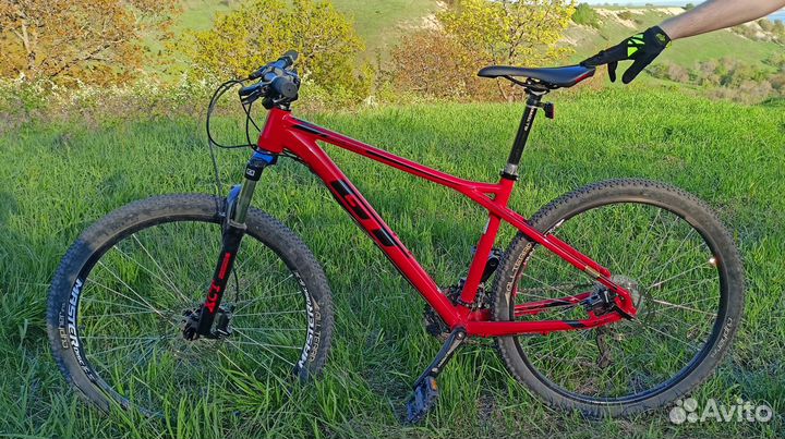 Горный велосипед GT Avalanche Sport 27.5