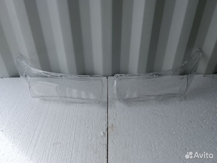 Стекло фары левое / правое Toyota Corolla 12-16