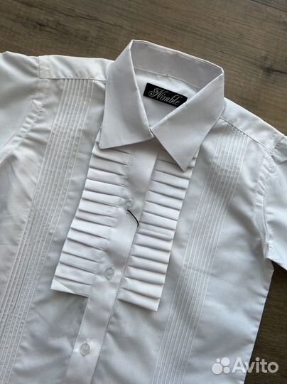 Рубашка новая классическая на 5 лет