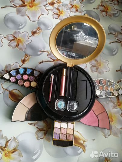 Набор косметики Ruby Rose