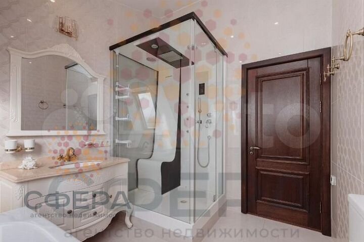 Дом 215 м² на участке 9 сот.