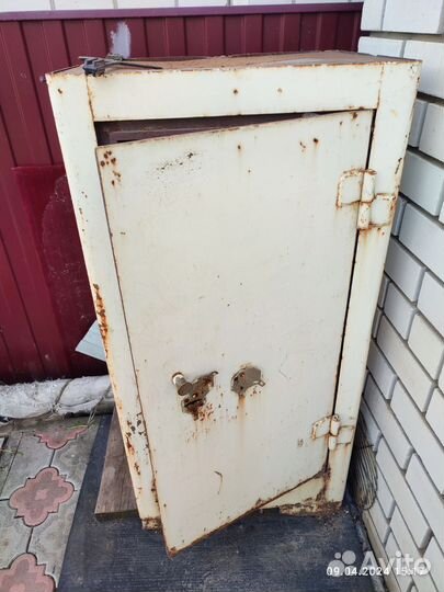 Сейф металлический огнеупорный