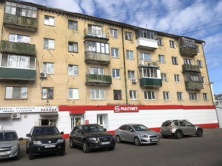 Комната 10 м² в 5-к., 2/5 эт.