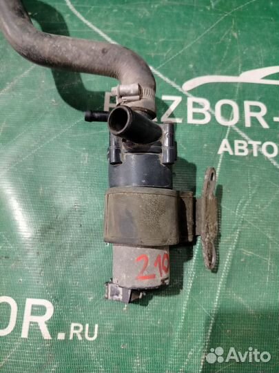 Насос водяной (помпа) Mercedes-Benz E-Class (W210)