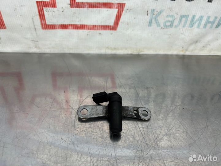 Датчик положения коленвала Renault Duster K4MA690