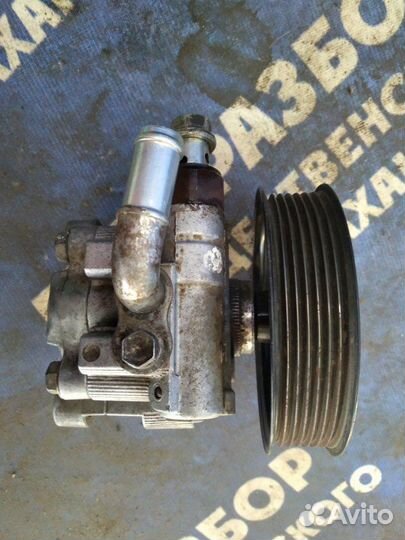 Гур. Toyota Noah минивен 1AZ-FSE 2004