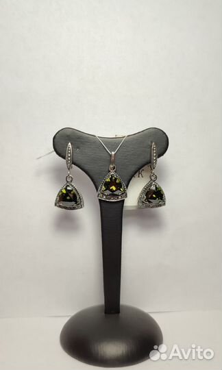 Серебряный комплект серьги и подвеска