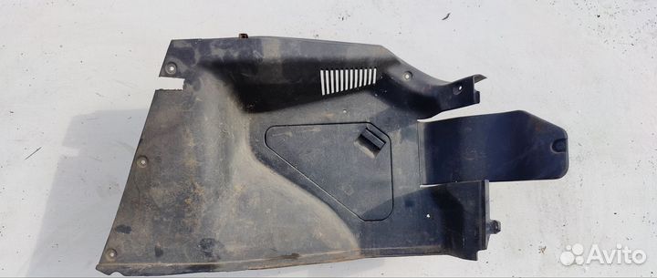 Накладка багажника правая mazda 323 BF