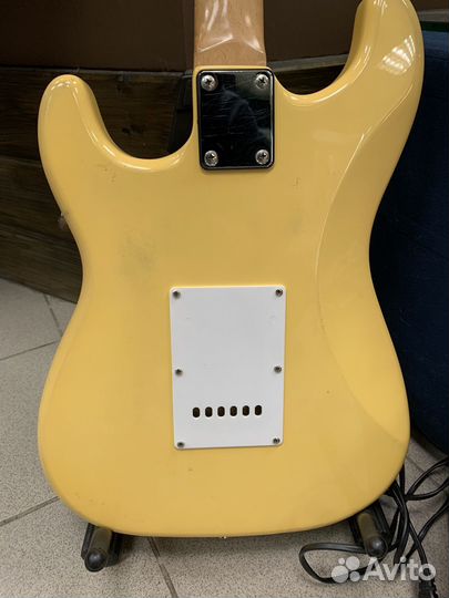 Электро-гитара Ashtone с комбоусилителем Killer