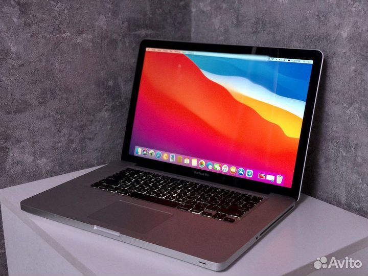 Мощный ноутбук Apple MacBook Pro 15 Core i7 8/128