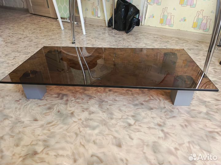 Подставка стеклянная под телевизор