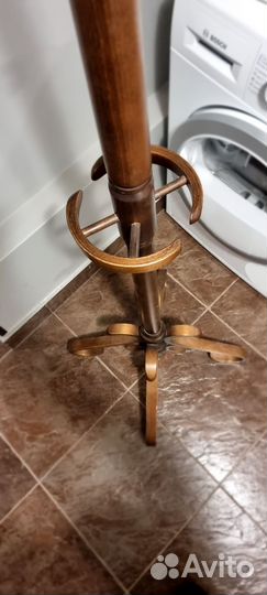 Вешалка для одежды напольная деревянная