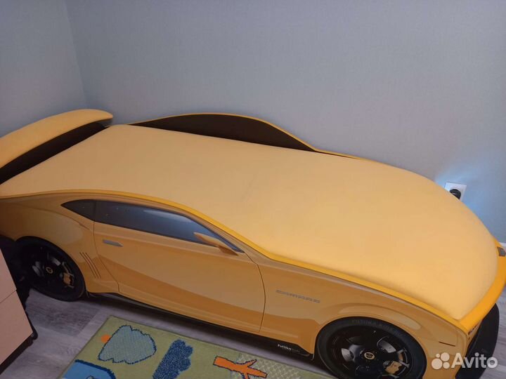 Детская кровать машина