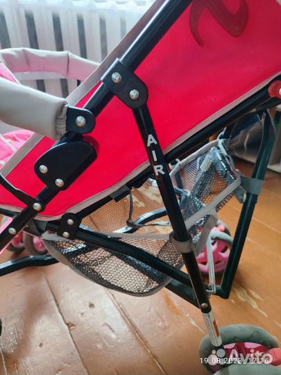 Прогулочная коляска трость