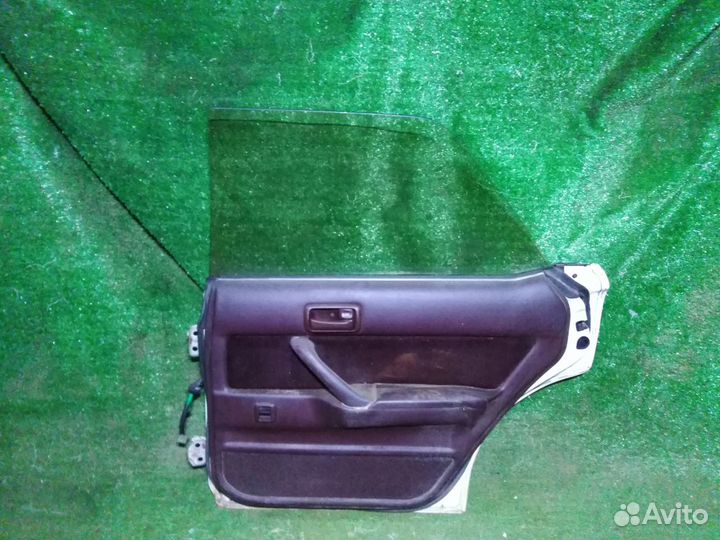 Дверь задняя правая Toyota Vista SV20 Пустая