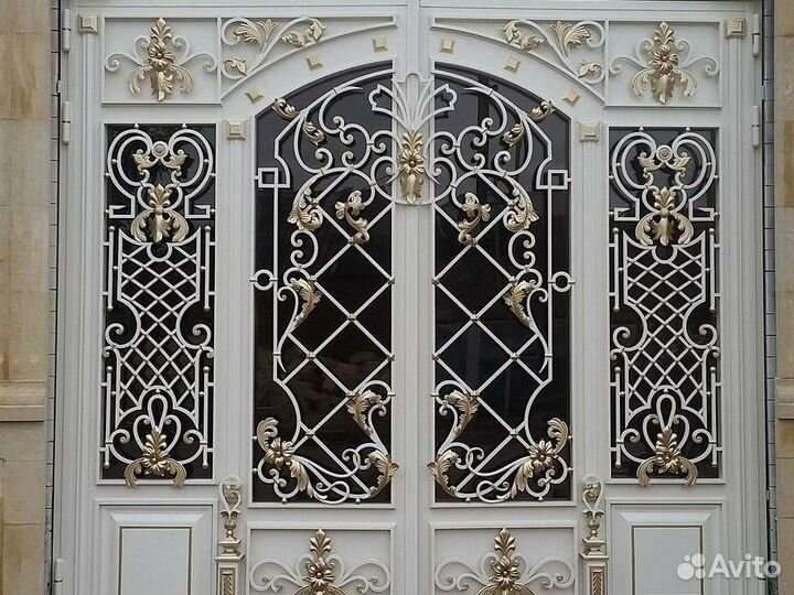 Кованая дверь входная