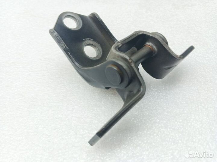 Петля двери передняя правая Mazda Cx-7 ER 2.3T