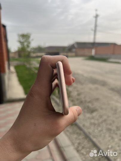 iPhone 8, 64 ГБ