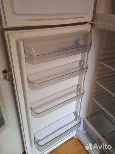 Холодильник Hotpoint Ariston