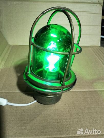 Светильник судовой