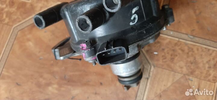 Трамблер Mazda 929