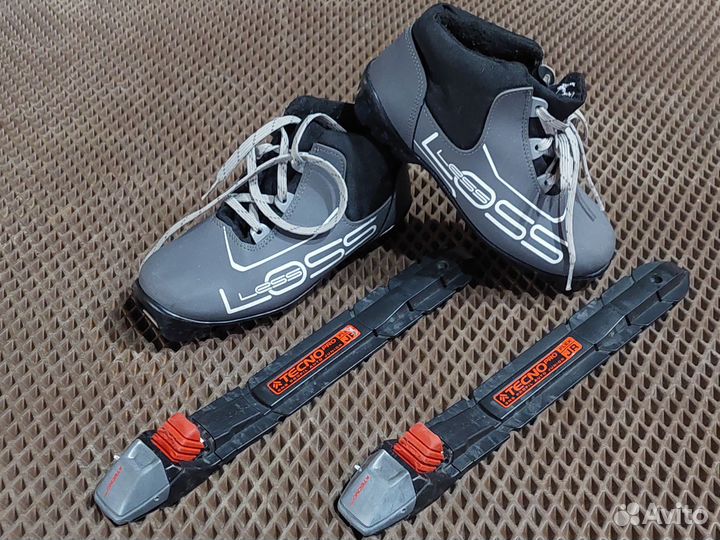 Лыжные ботинки с креплением