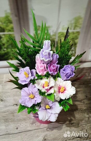 Гладиолусы букет