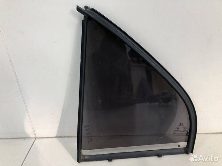 Стекло двери задней правой форточка Hyundai Accent