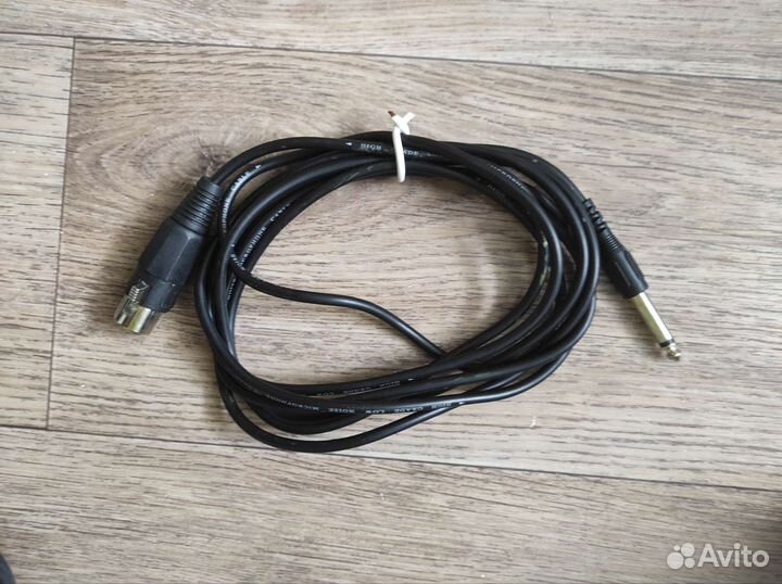 High grade low noise microphone cable