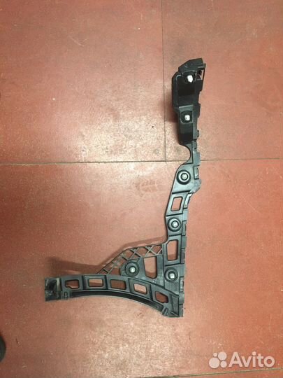 Кронштейн заднего бампера Фольксваген Поло