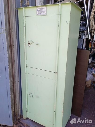 Сейф металлический