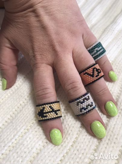 Украшения из бисера ручной работы