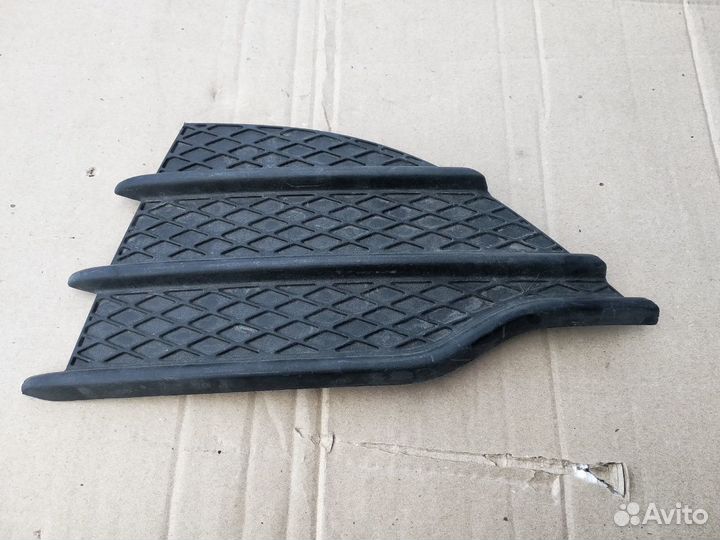 Ford Kuga Заглушка бампера левая