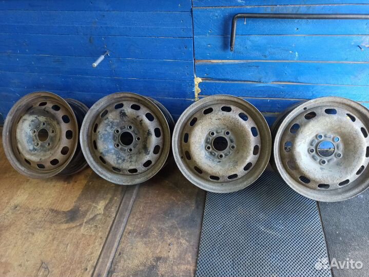 Штампованные диски на ford r15