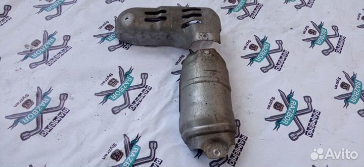 Кожух выпускного коллектора Lexus RX Toyota Harrie