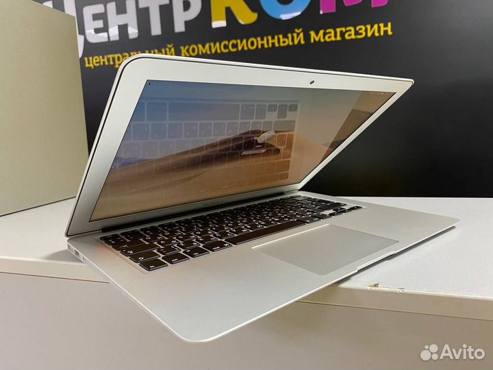 Ноутбук Apple MacBook Air i5/8 гб+SSD 128 гб+сумка